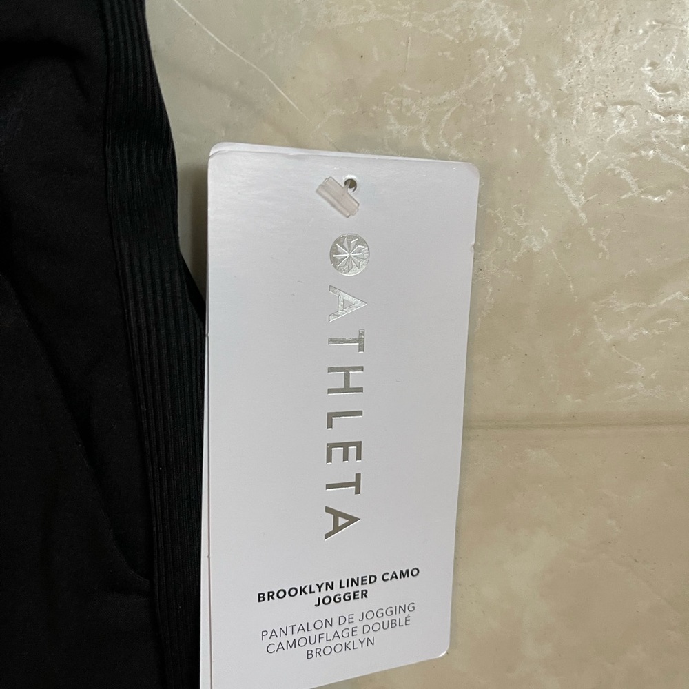 New with tag Brooklyn lined camp athleta pants size 8